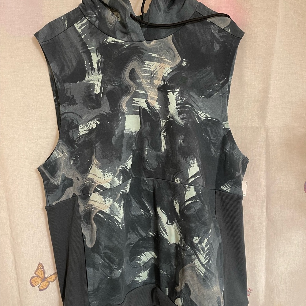 Fabletics Men’s sleeveless Hoddie size xl nwt